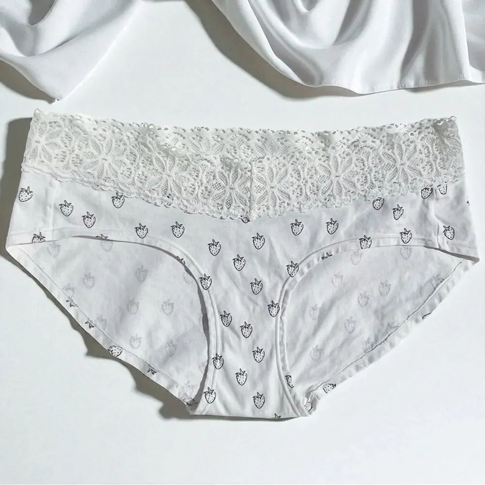 Auden Stretch Lace Waist Hipster Panty NWOT (S) - White/Strawberries